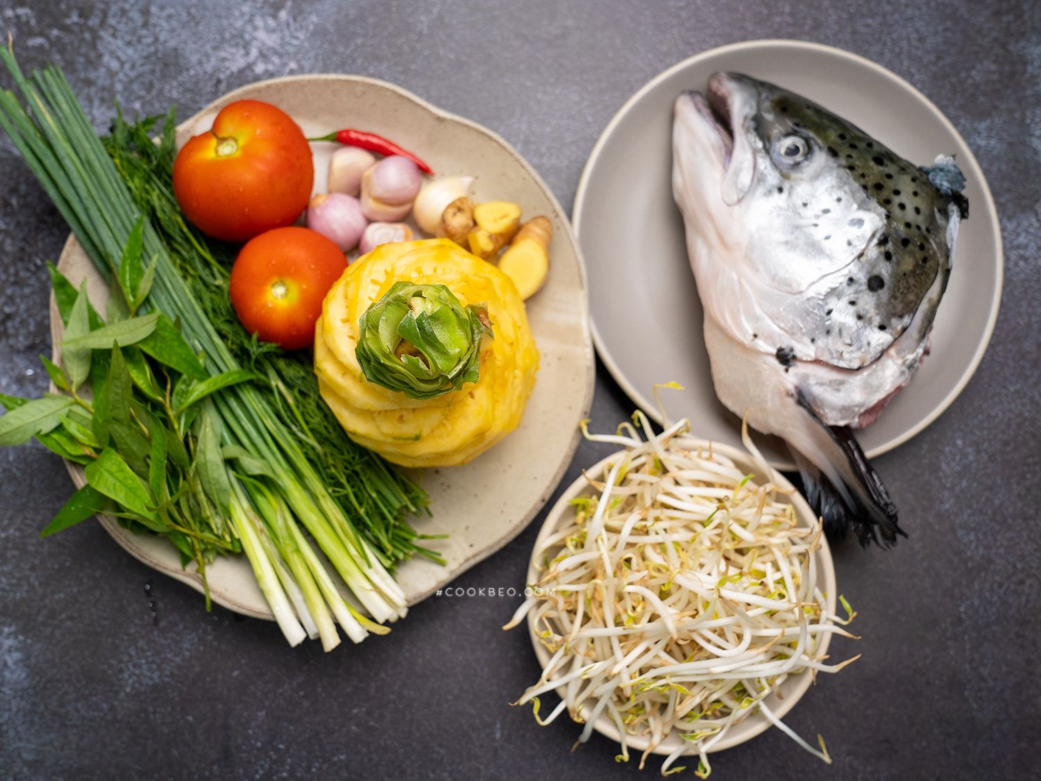 Cách nấu canh chua Đầu Cá Hồi không tanh ngon hấp dẫn tại nhà